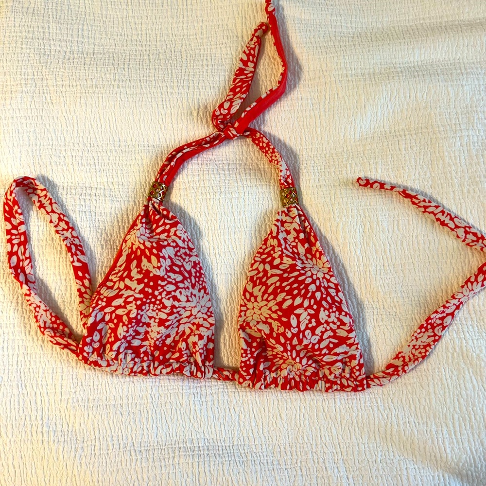 ⭐️ FREE w/ Bundle Purchase! Coral and white bikini top